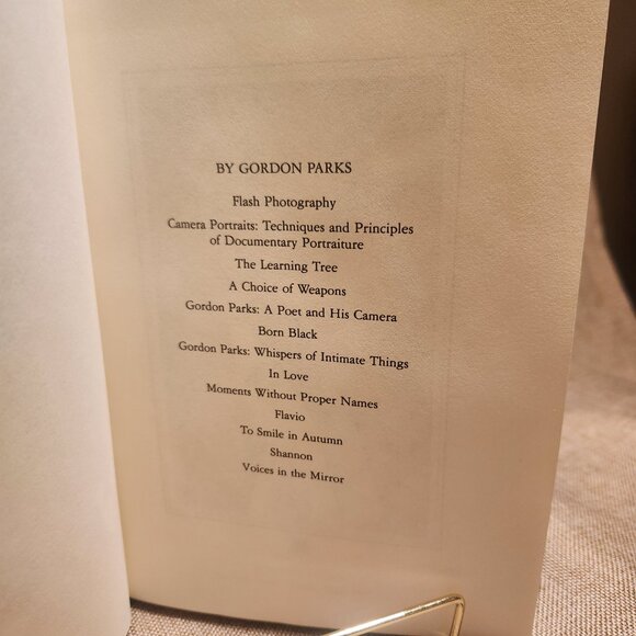 Gordon Parks "Voices In The Mirror" - An Autobiography Hard Cover Copyright 1990 - Picture 5 of 15